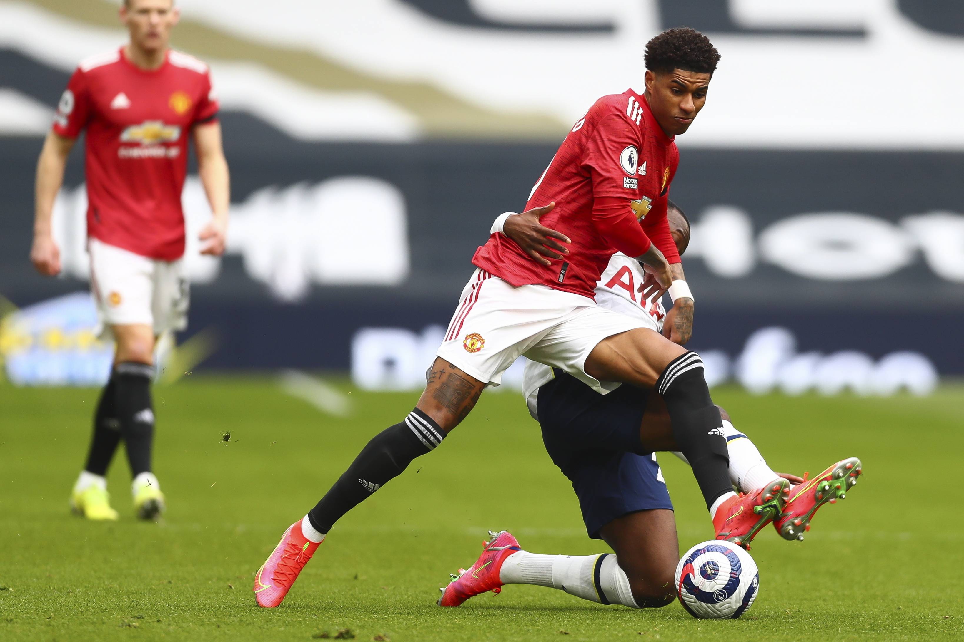 的首发球员 的首发球员